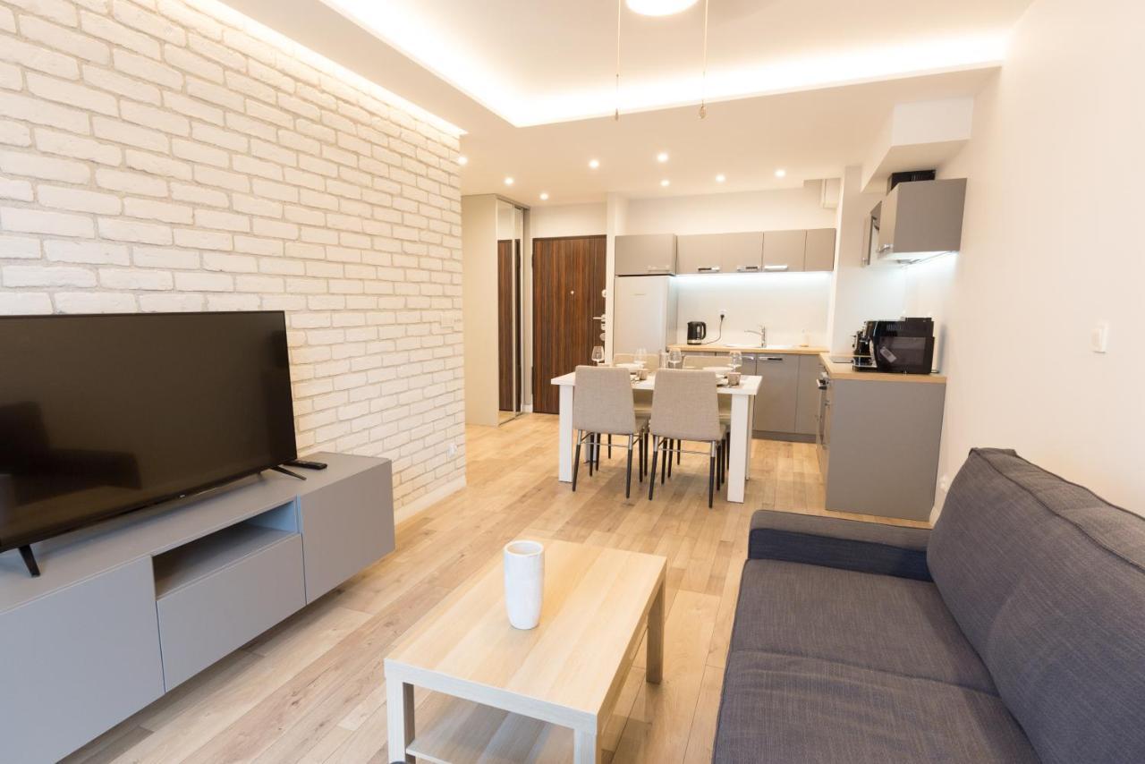 Apartlogy Aura2 105 - Experience Intelligent Living While Travelling Gdansk