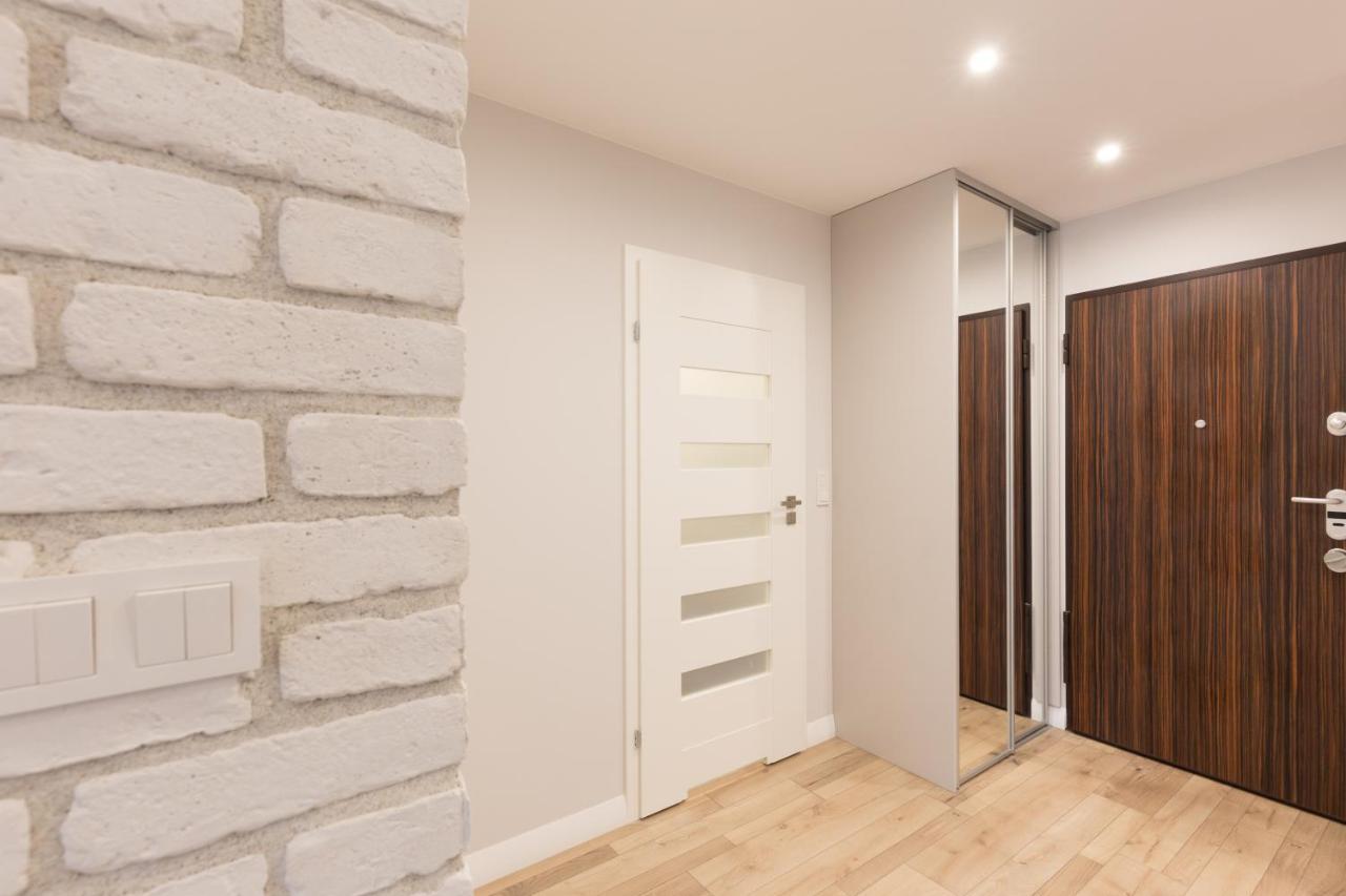 Apartlogy Aura2 105 - Experience Intelligent Living While Travelling Apartment